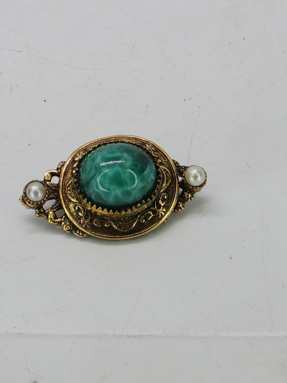 VTG Original by Robert Ornate Mini Peking Glass Cab Simulated Pearl Pin Brooch